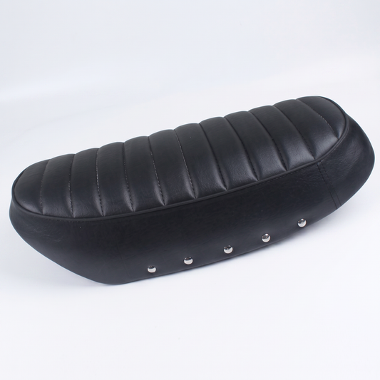 Dax saddle CT-70 style with 6 volt saddle plate - black